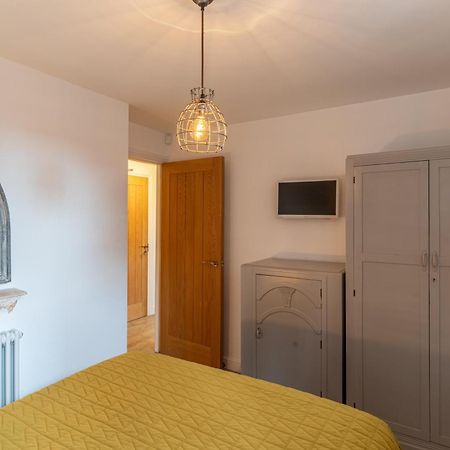Luxury Chapel Apartment Within City Walls チェスター エクステリア 写真