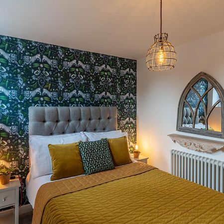 Luxury Chapel Apartment Within City Walls チェスター エクステリア 写真