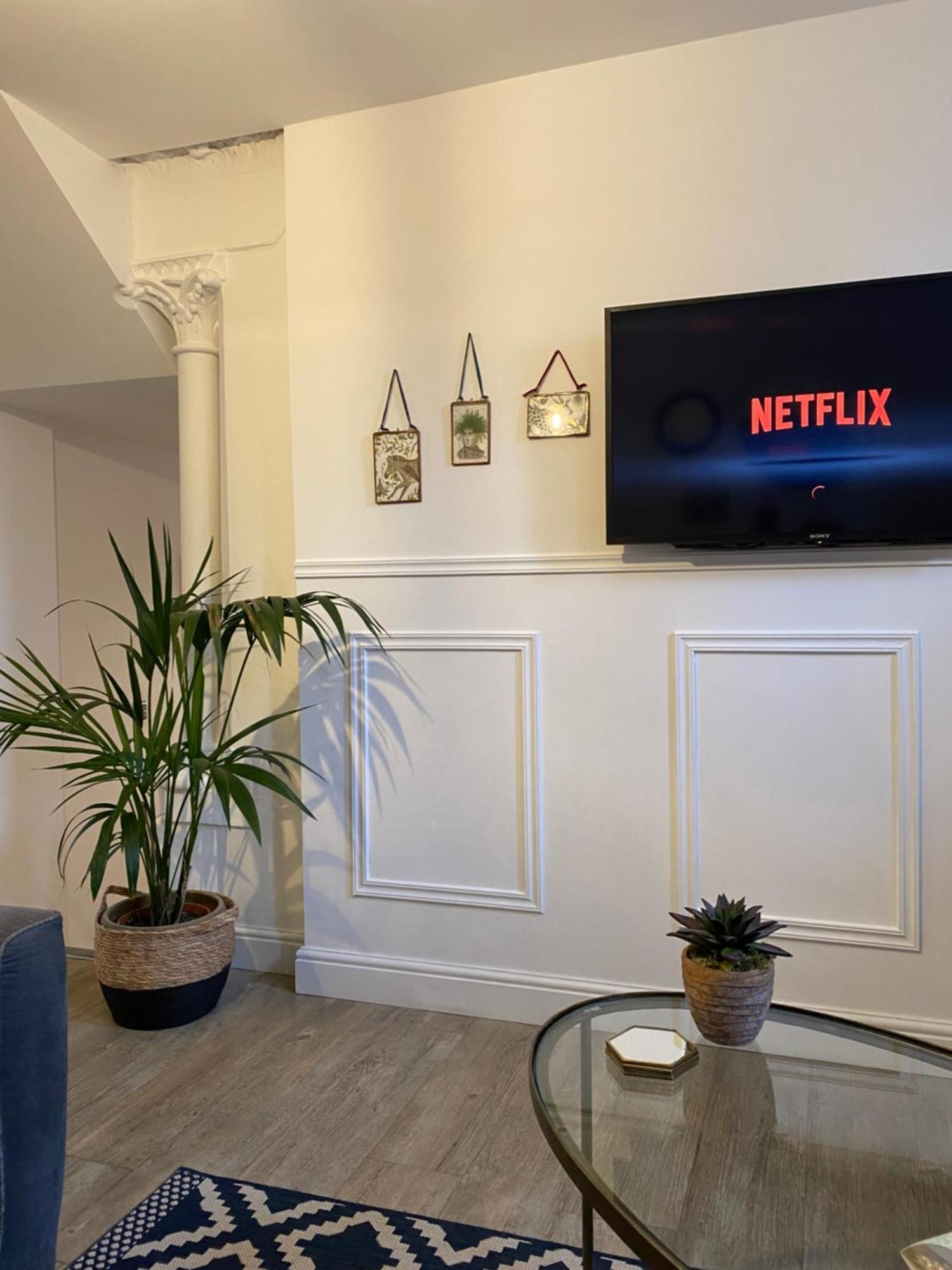 Luxury Chapel Apartment Within City Walls チェスター エクステリア 写真
