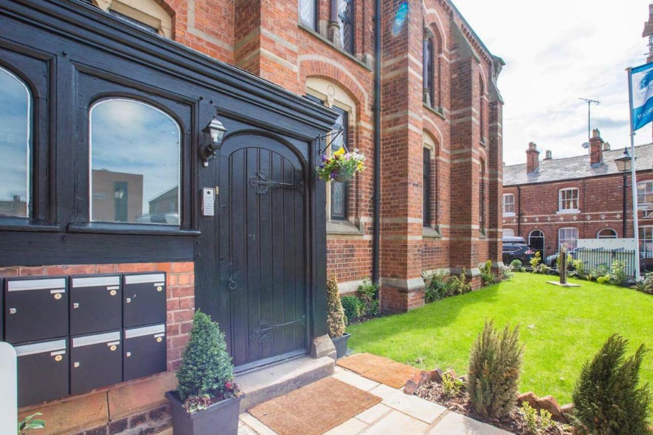Luxury Chapel Apartment Within City Walls チェスター エクステリア 写真